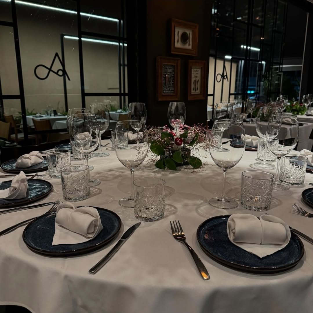 Mesa posta para evento do Aroma em Casa
